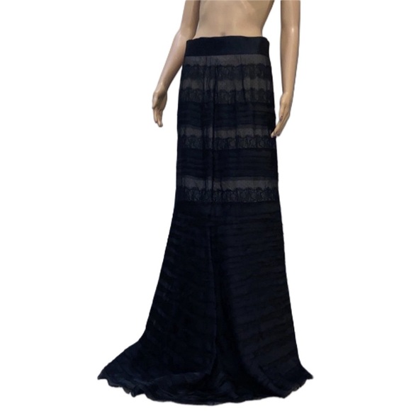 AUTHENTIC CAROLINA HERRERA Dress/Skirt size 8 Silk Ruffled - Picture 3 of 15